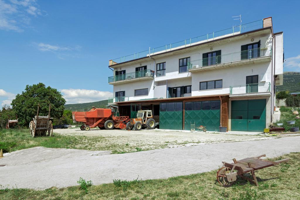 Agriturismo Statale 17 Poggio Picenze Exteriér fotografie