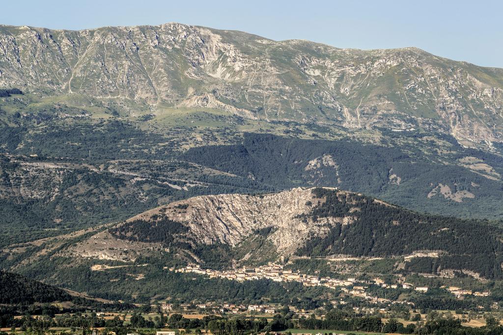 Agriturismo Statale 17 Poggio Picenze Exteriér fotografie